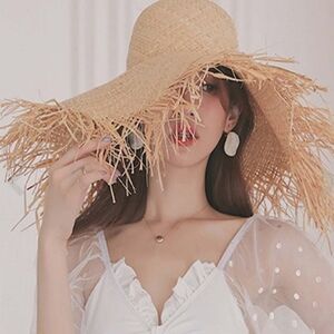 Beloved Millinery Fabulous Tan Fancy Wide-Brim Floppy Straw Hat Derby Tea Brunch